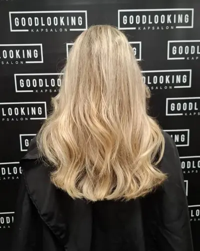 Blond kapsel kapper